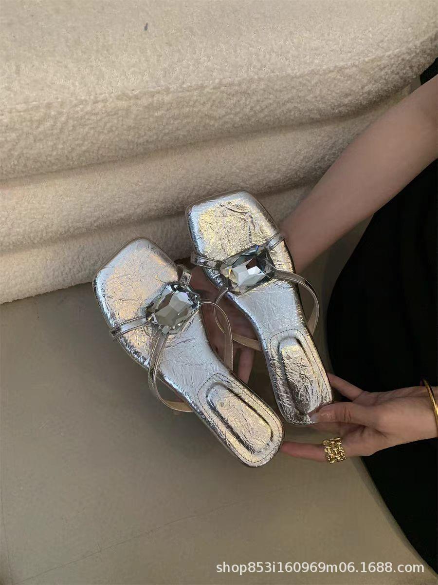 

Rhinestone square-headed open-toed slippers for women s outer wear 2025 summer new simple one-word beach thick-heeled slippers for women 40 срібний