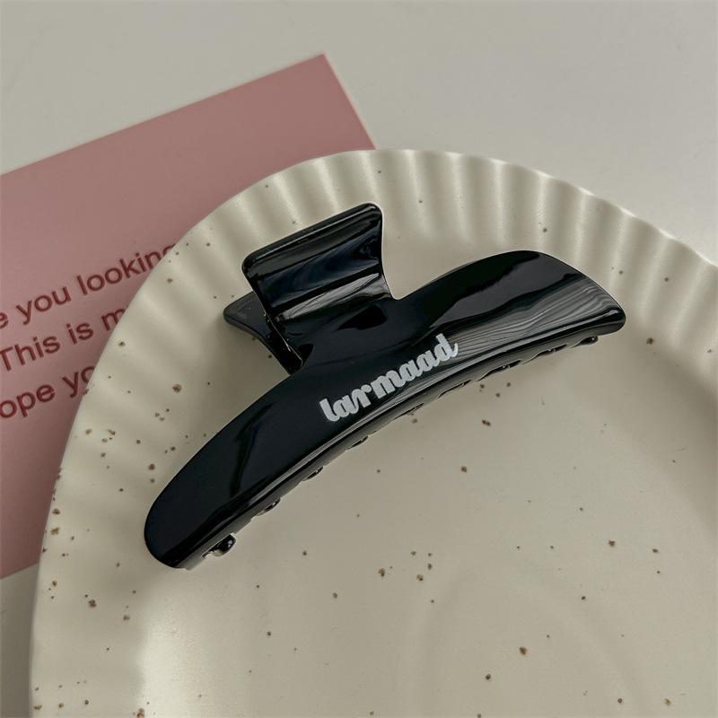 Korean Chic: High-End Black Gradient Shark Hair Clip 2023