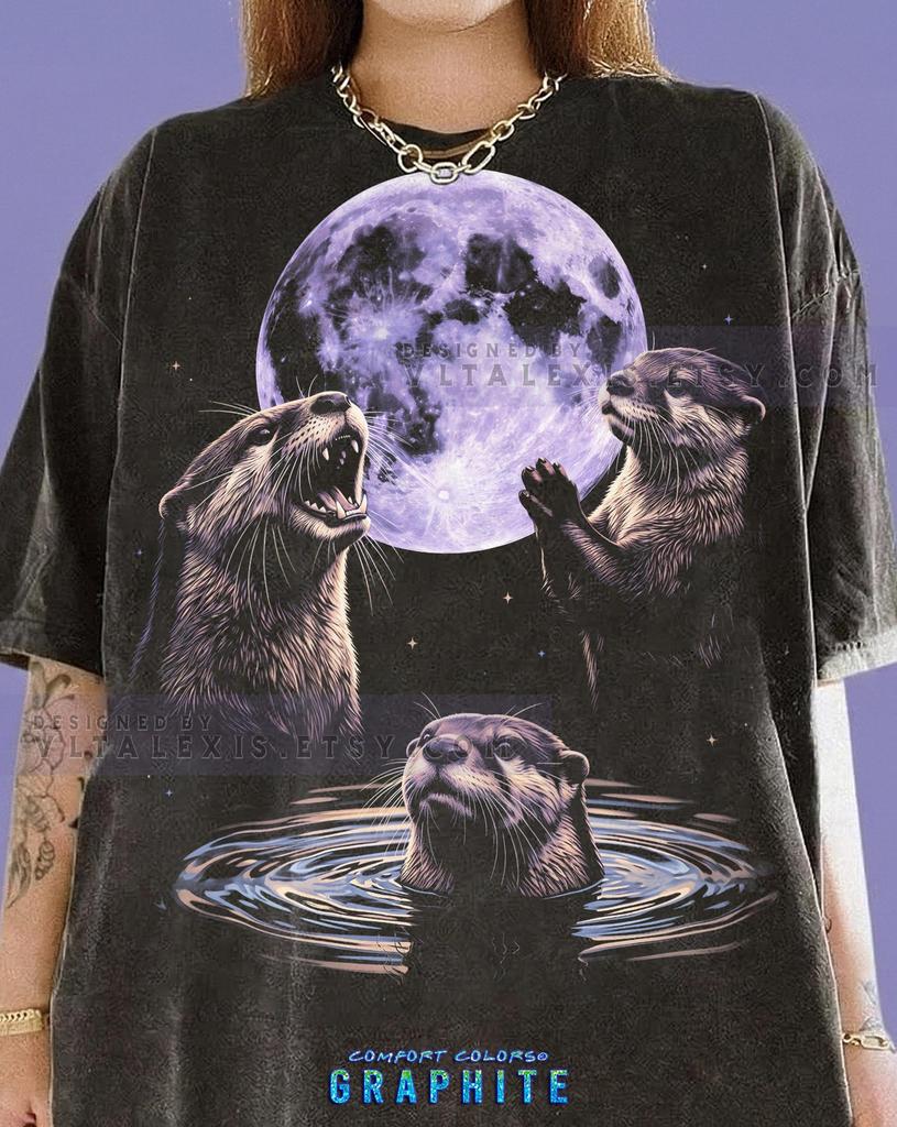 Otters Howling Moon Vintage Bootleg Wildlife Nature Comfort Colors® Tshirt, Animal Lover Retro 90s Aesthetic Night Sky Space Tee