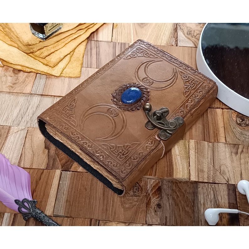 

Журнал из кожи лазурита с тройной луной: Викканский Книга Заклинаний Гримуар 7 x 5 in - 100 Page