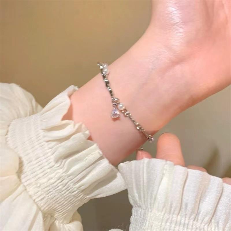 Stylish Geometric Zirconia Bracelet For Women Perfect For Gifting Special Occasions