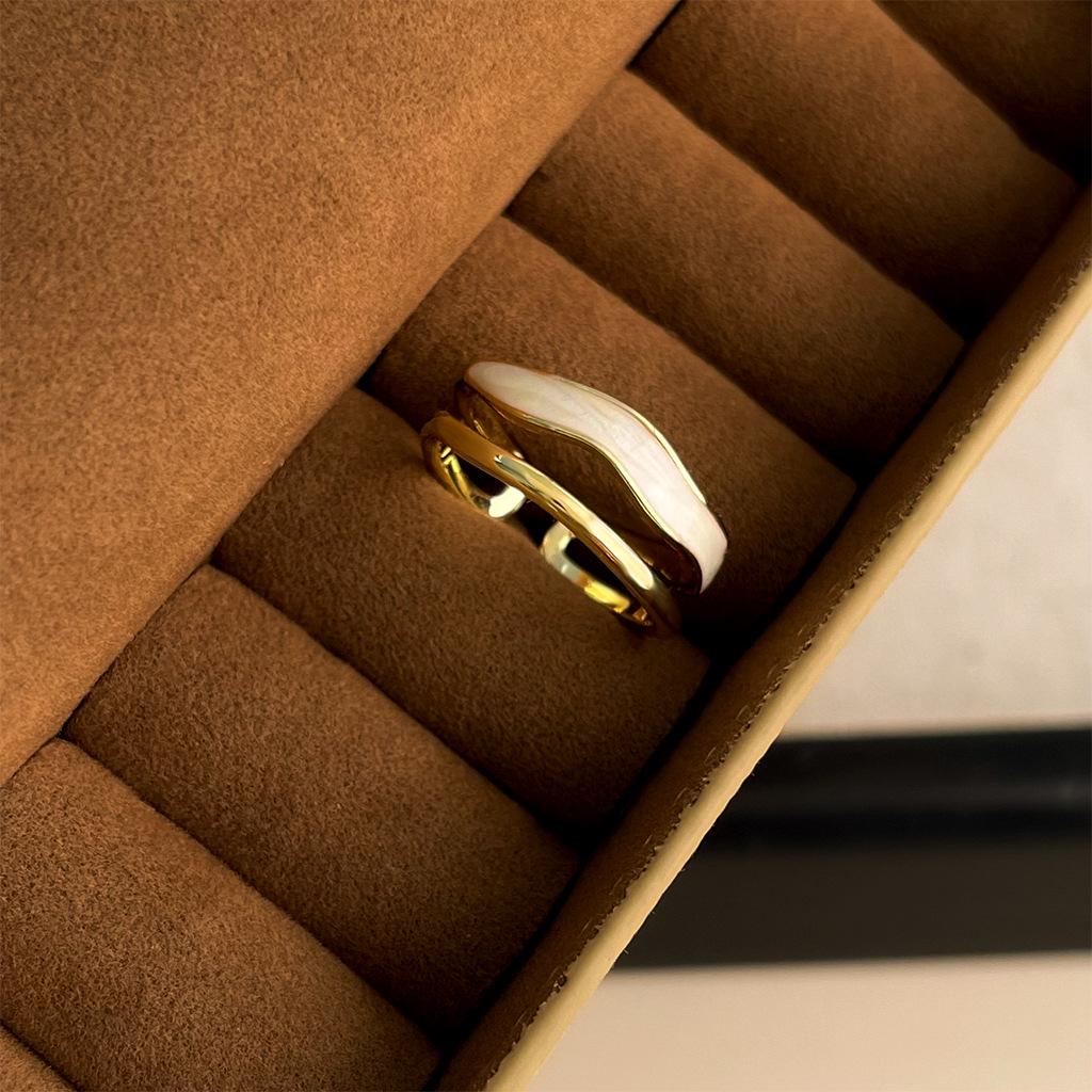 Adjustable Retro High-End Women's Ring: Light Luxury, Artistic Antique Style, Niche Fashion Open Ring