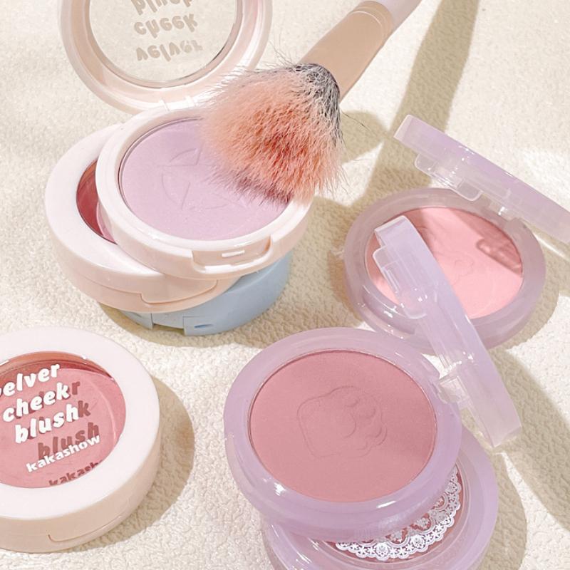 Velvet Blush Nine Colours Kolekcja wiosenna Rozświetlający cień do powiek w kolorze Ambience