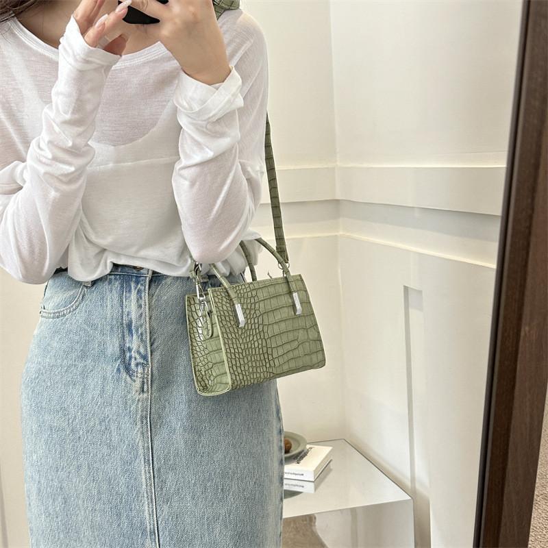 Stylish Summer 2023 Minimalist Shoulder Bag Fashionable Pu Leather Handbag