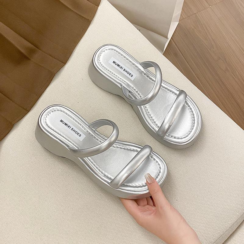 2025 Korean version of summer new fashion one-word slippers platform muffin shoes open-toed cool slippers