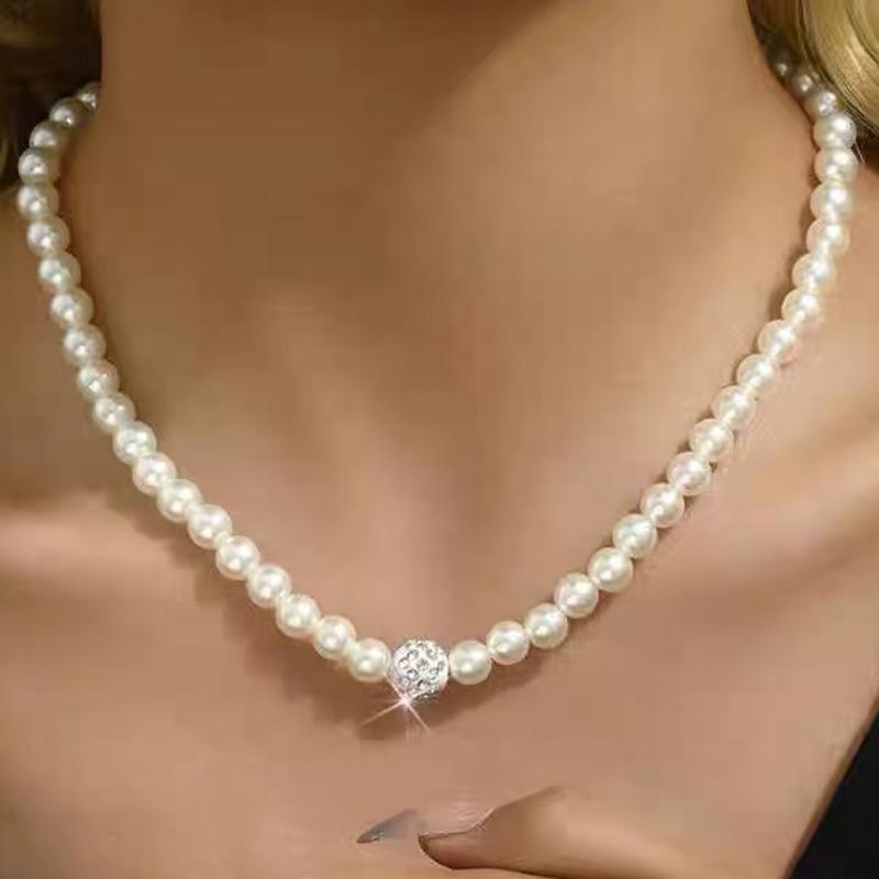 Collier de perles pour femmes: Collier élégant et chic à longueur de col, parfait pour les pulls — Cadeau d'anniversaire