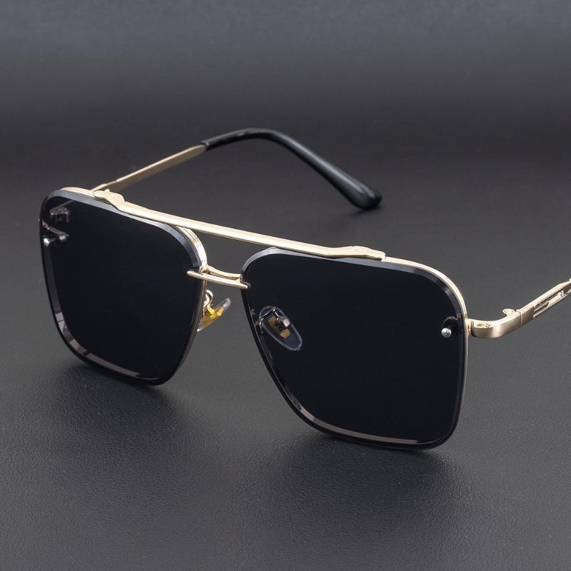 Fashion Square Sunglasses Men Vintage Big Frame Women Gradient Lens UV400 Metal Punk Eyewear Luxury Brand