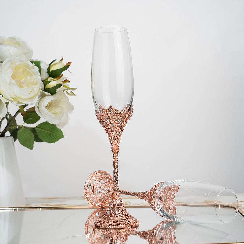 1–2 Stück verkauft Champagnerflöten für die Hochzeit, silberne Toastgläser, Metallsockel, filigranes Muster, schillerndes Kristallglas, Hochzeitsgeschenk