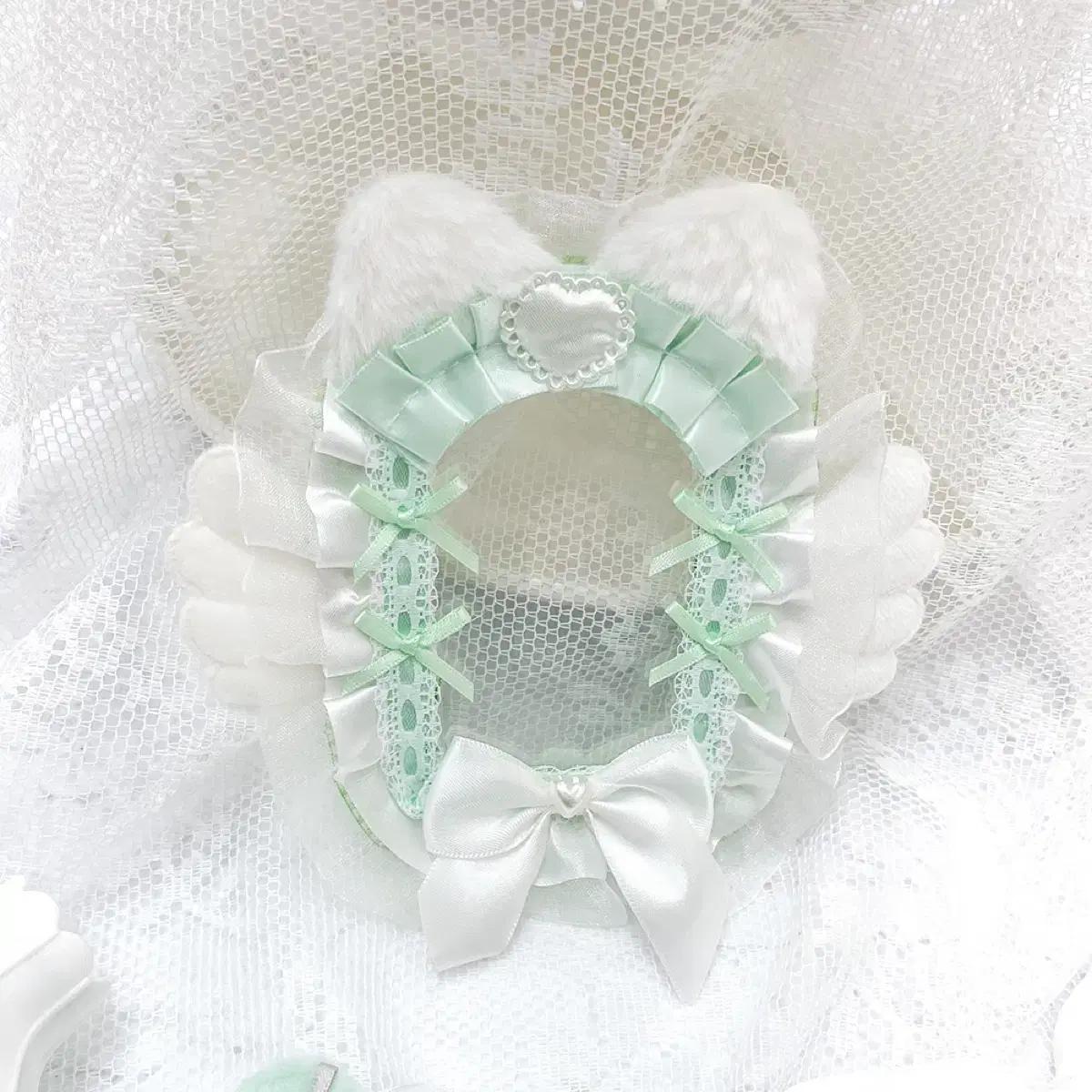 

Handmade Lace Toploader Green Cat