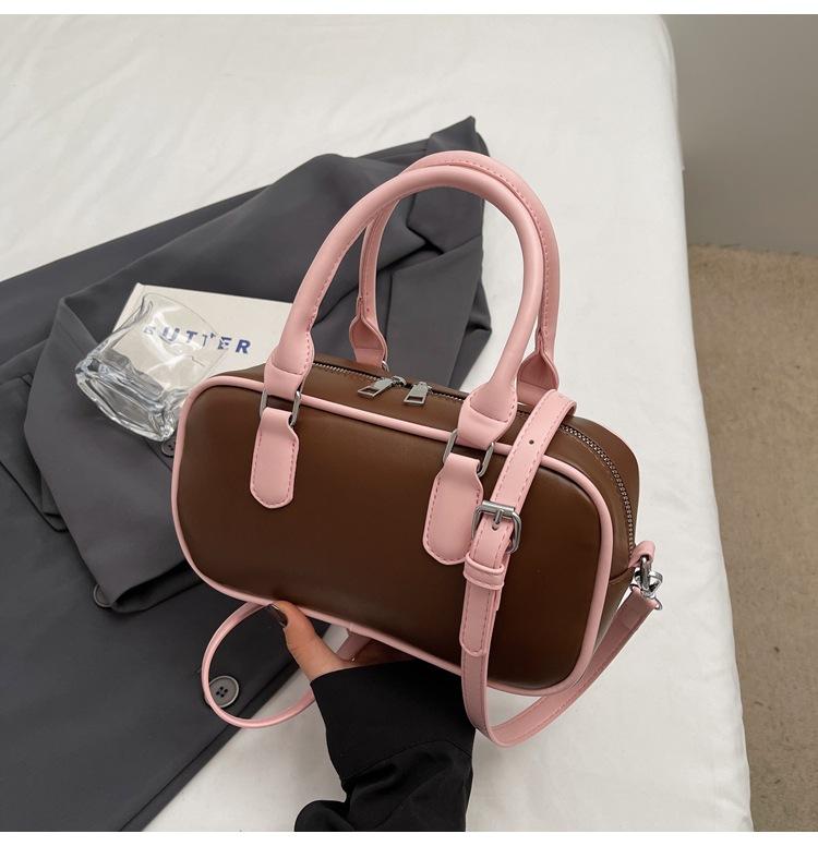 Hand carry baseball bag women's retro versatile shoulder bag autumn and winter niche high-end casual women's bag