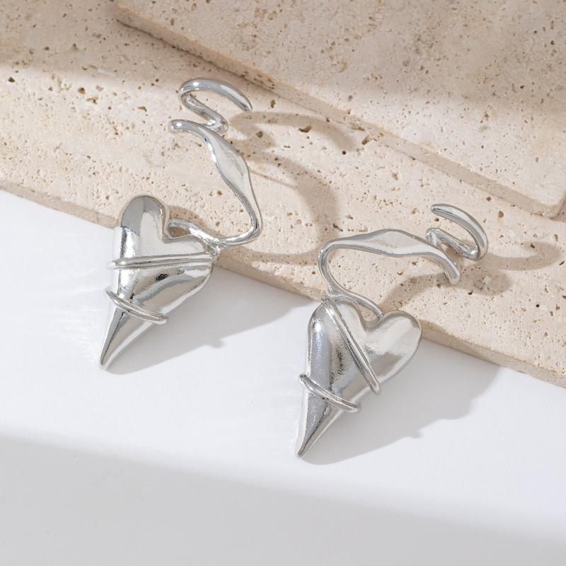 

Chic Heart Huggie Hoop Earrings Charm Trendy Fashion Jewelry For Women Chunky Heart Warps Earrings