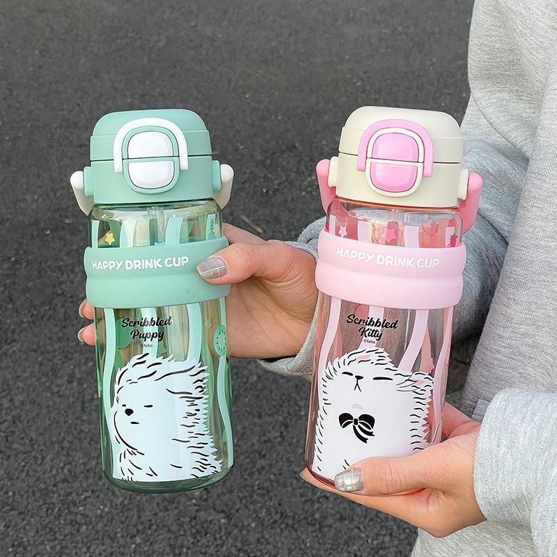 Plastikwasserbecher Große Kapazität Cartoon-Strohhalm-Wasserbecher Studentin tragbar Doppelgetränk Kinder-Easy-Cup niedlich