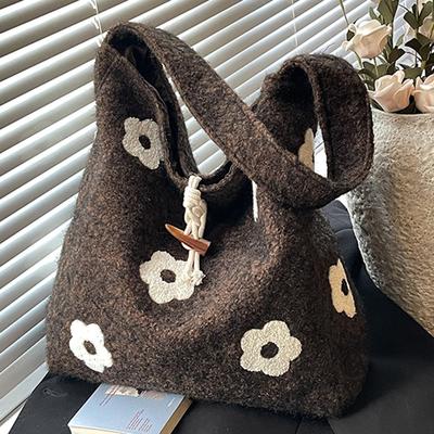 Kadın çantaları – Geniş Çantalar