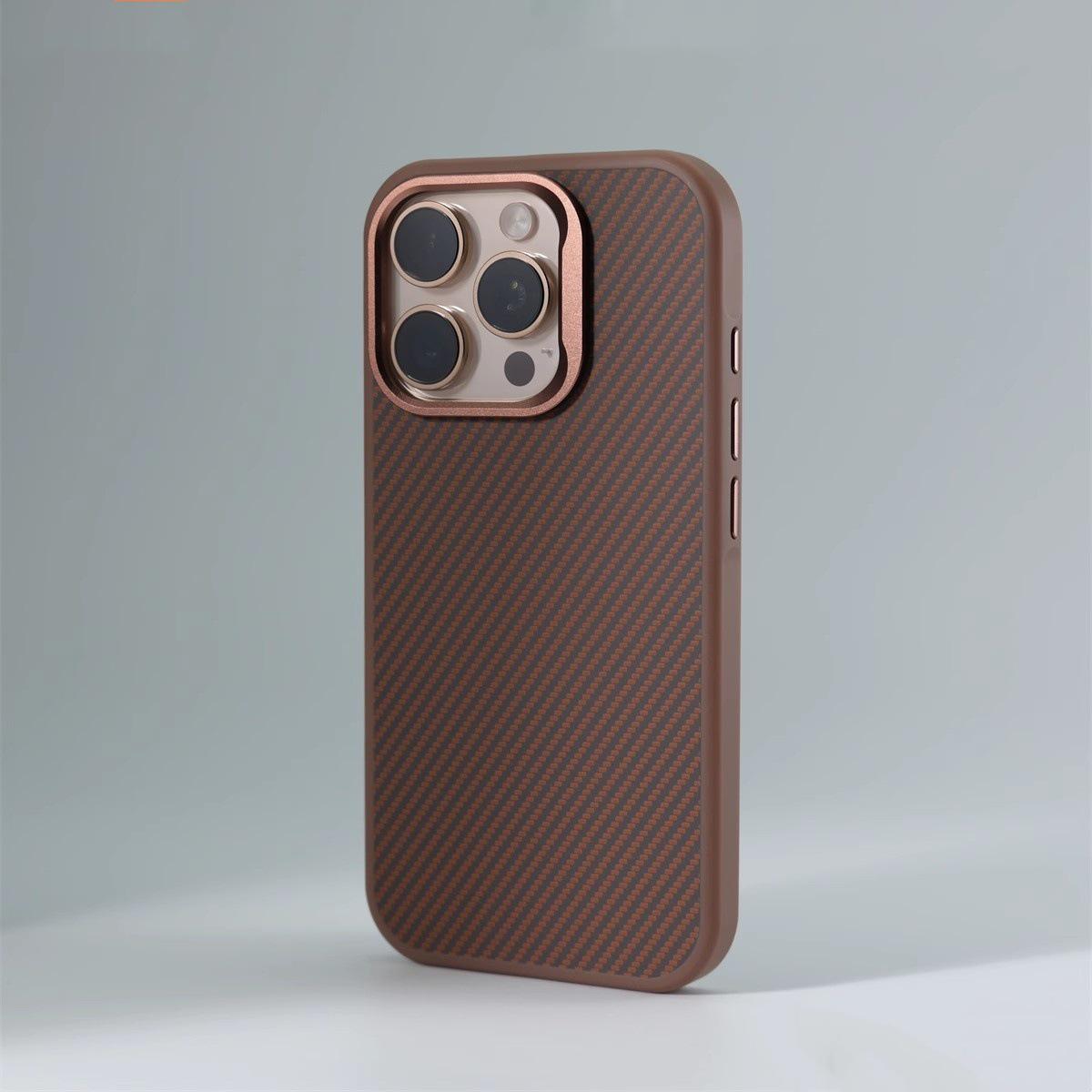 

Магнитный защитный чехол из углеродного волокна для iPhone 16 Pro Max с металлическим объективом и защитой от падений