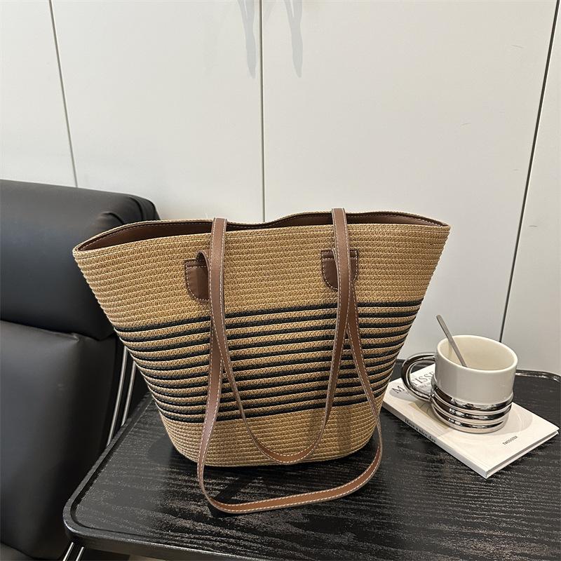 

Straw bag women s summer handbag seaside tote bag large capacity woven shoulder bag rattan straw bag bucket bag tide чёрный