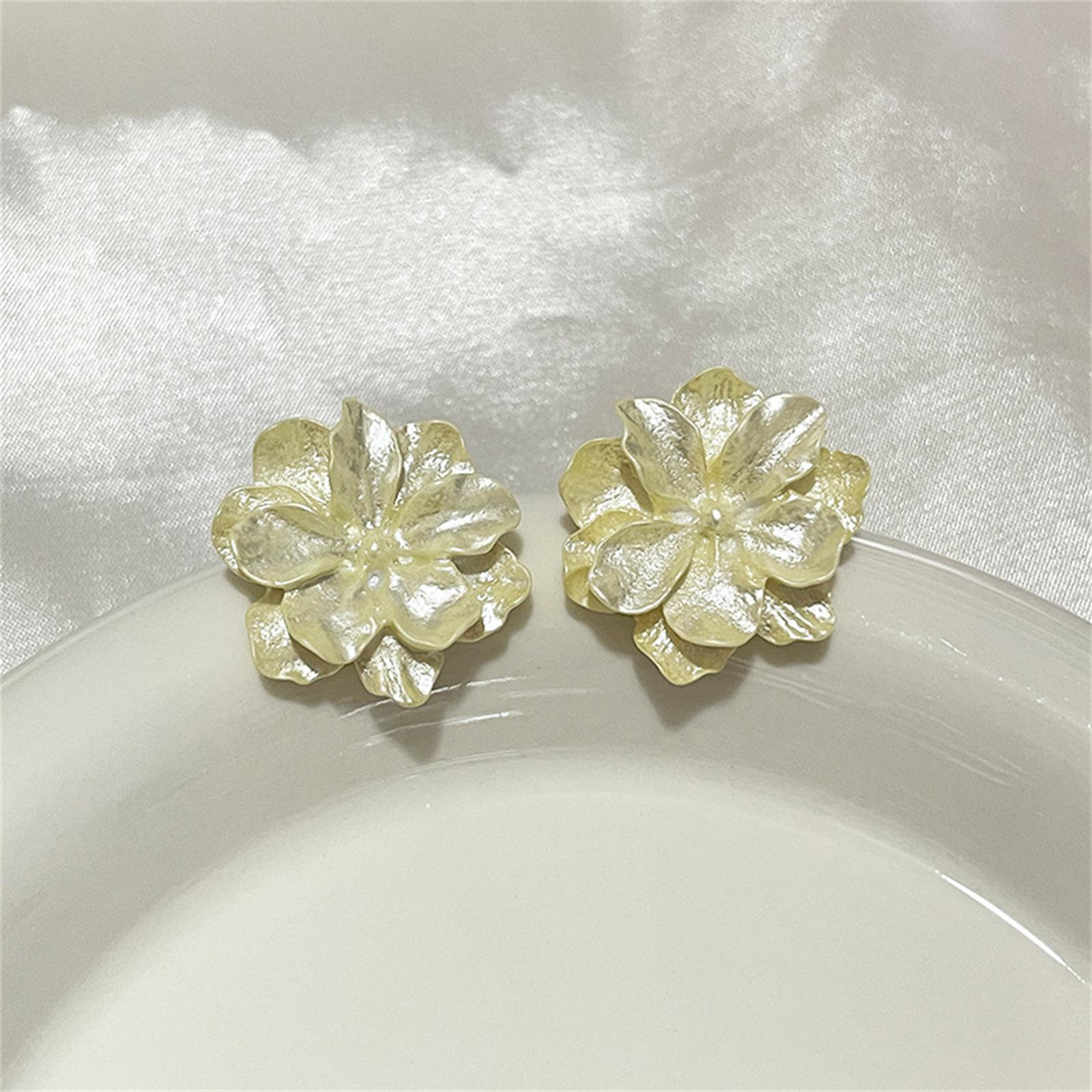 

Metal Petals Earrings Style Personality Fashion Stud Ms Her Travel Wedding Accessories Jewelry Findings Trendy Creative Gift one size