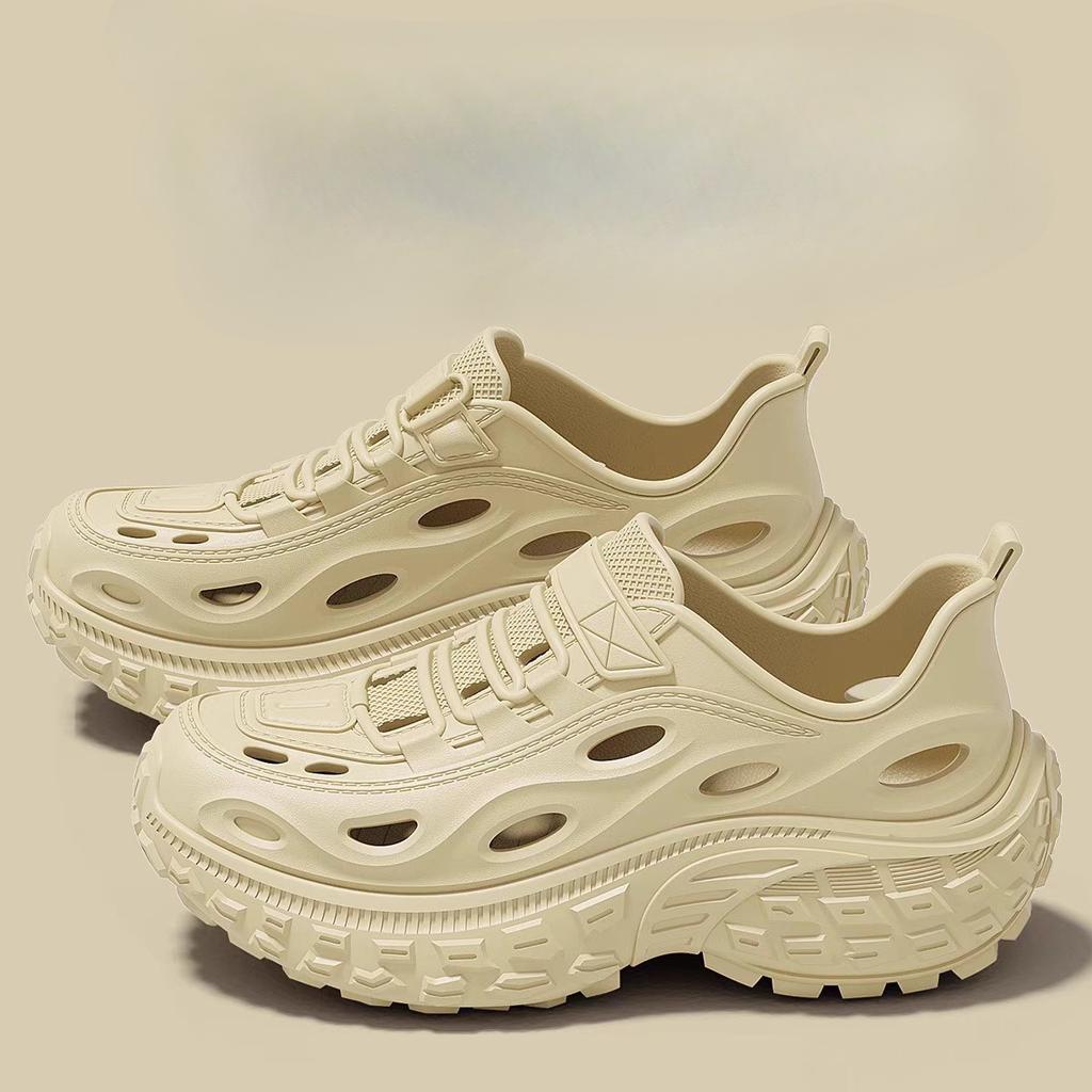 New Height-increasing Outdoor Anti-slip Sandals Are Worn Over Women's Shoes