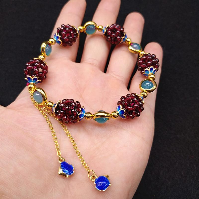 Hand-Strung Ethnic Style Wine Red Garnet Bracelet - Fashionable Jewelry Birthday Gift Hand-woven гранат