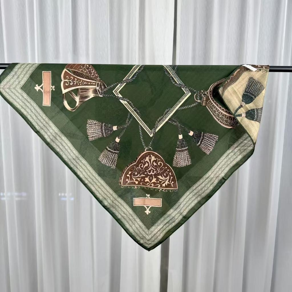 68x68cm Floral Velvet Scarf for Women Lightweight Square Scarves Elegant Spring/Summer Fashion Shawl Neckerchief Luxury