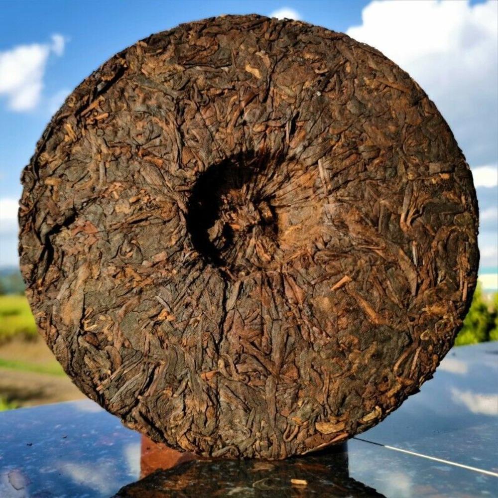 357g Yiwu Gong Pu'er Tea Cake Natural Aged Healthy Drink