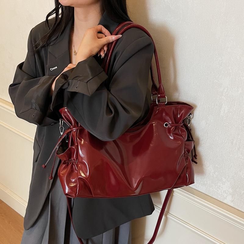 Y2k Retro Umhängetasche Damen Lack Motorrad Crossbody Große Achseltasche Seitentasche Kordelzug Tote Für Tägliches Pendeln Reisen