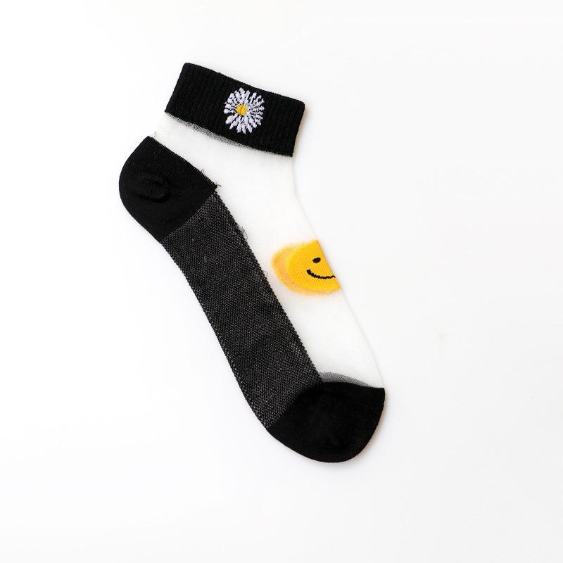 5 Pairs of Ladies Spring and Summer New Small Daisy Crystal Silk Short Boat Socks