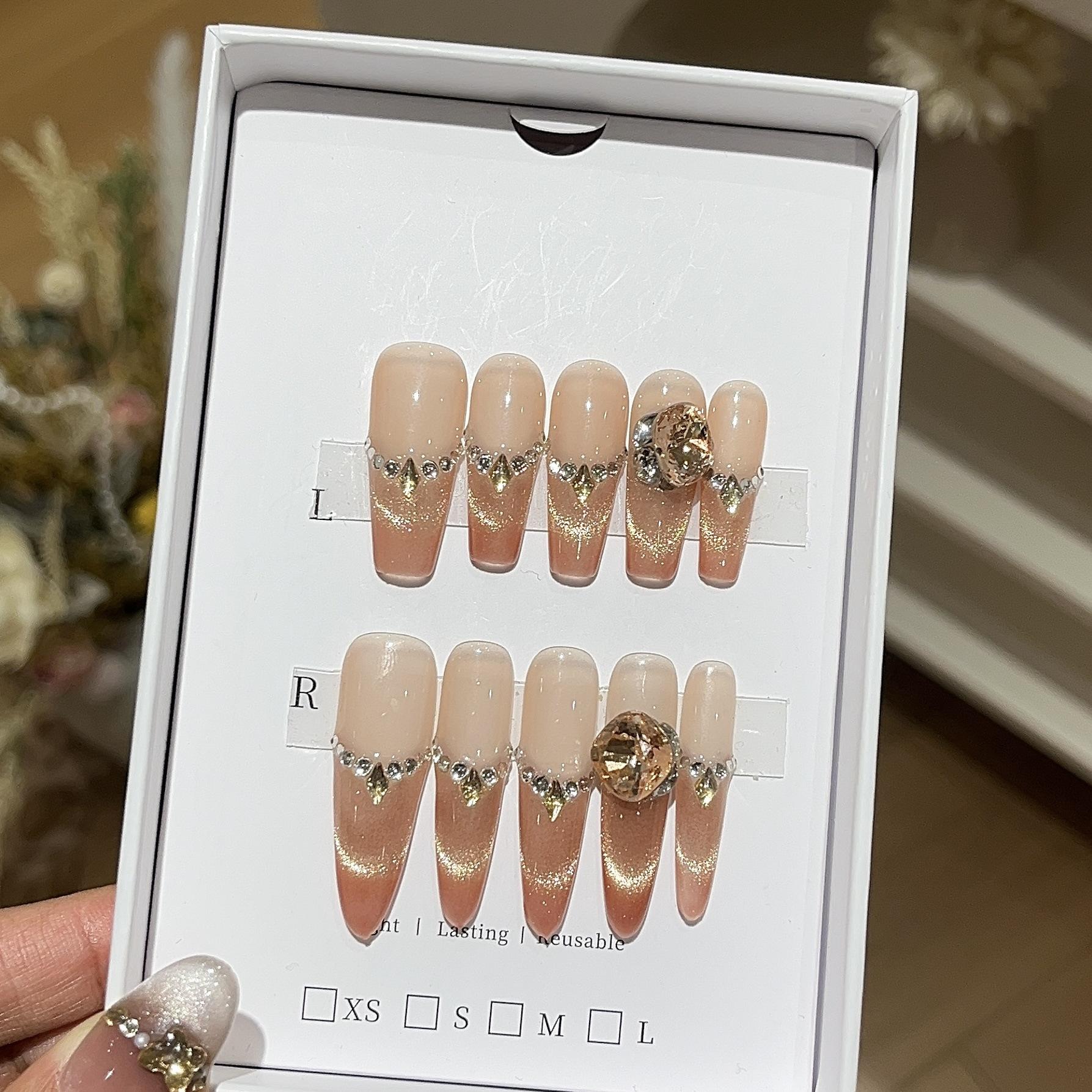 

Мигающий белый темперамент Оранжевая улыбка Французские кошачьи глаза Изящная броня K9 Drill Wear L