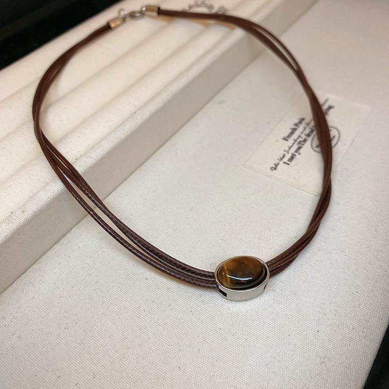 Retro Tiger Eye Stainless Steel Necklace - Light Luxury, Versatile Clavicle Chain Jewelry