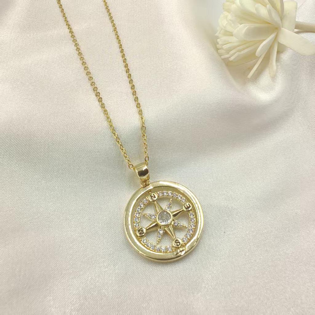 Rotatable Compass Niche Design Light Luxury Adventure Bone Chain Necklace Pendant