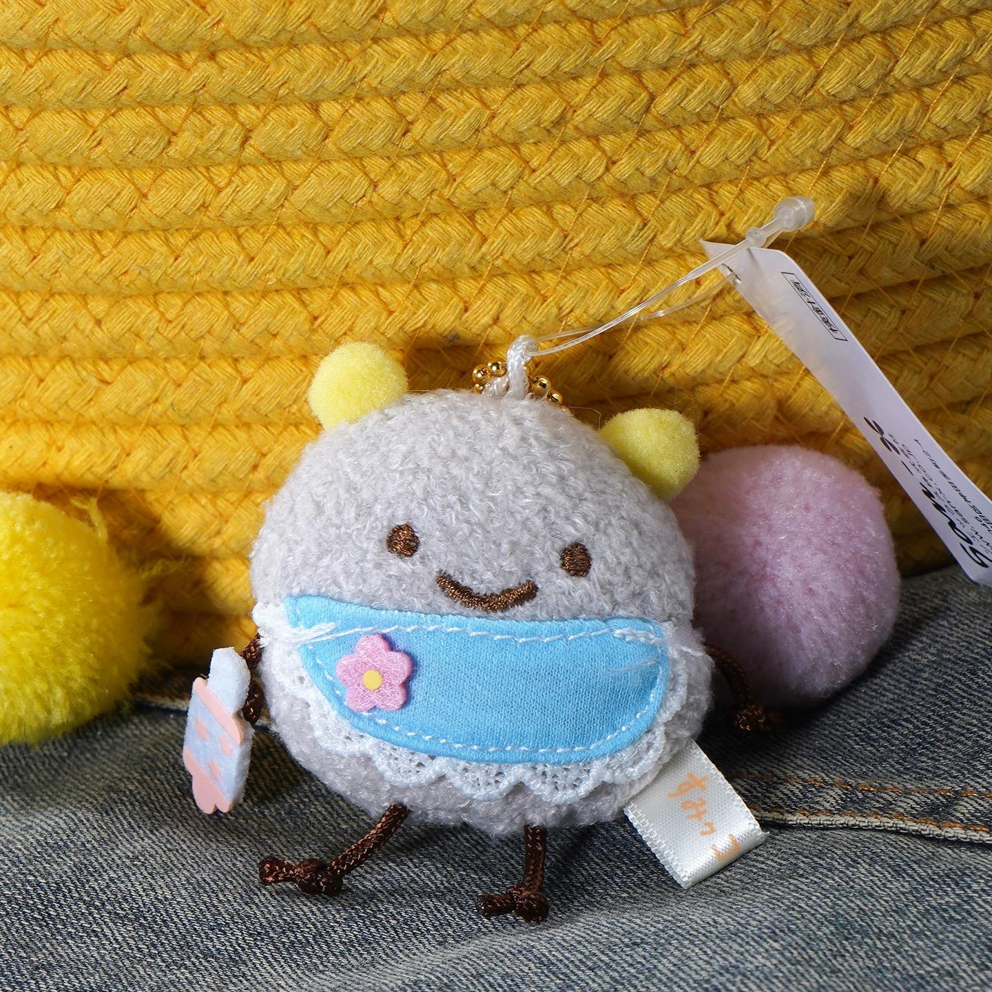 Neue Kindergartenuniform-Serie Kawaii 6cm Sumikkogurashi Sanx Plüschtiere Schlüsselanhänger Niedliche Ebifurai Puppe Tapioka Stofftier
