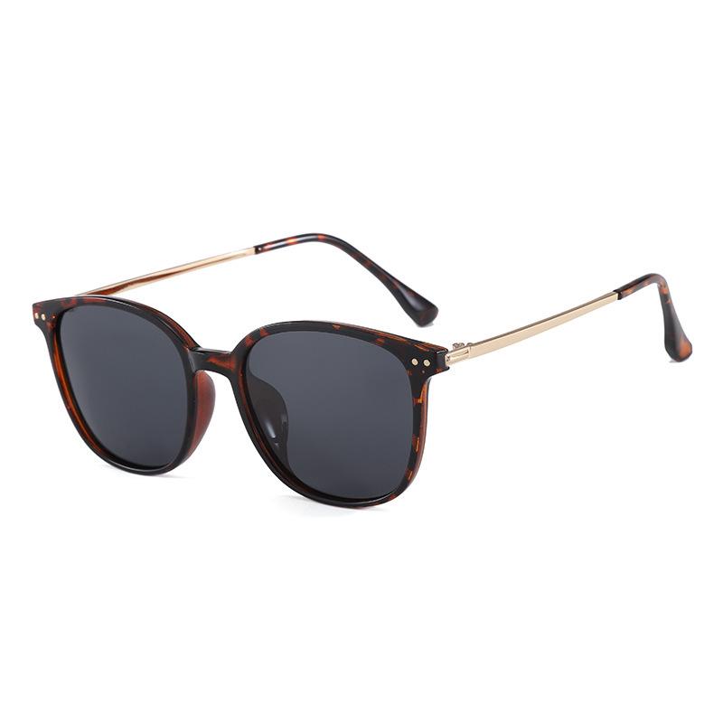 Retro Large Frame Women's Polarized Sunglasses - Tea-Colored, UV & Sun Protection, Perfect for Driving, Slimming Effect