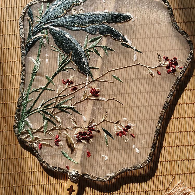 Classic Hanfu Round Fan: Embroidered Ancient Style Dance Accessory