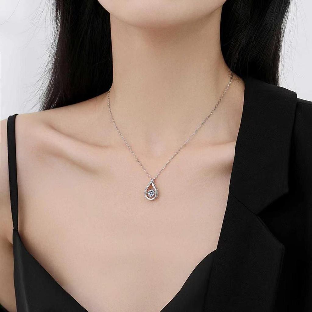 Elegant Water Drop Zircon Pendant Necklace with 1 Carat Korean Style Moissanite Diamond