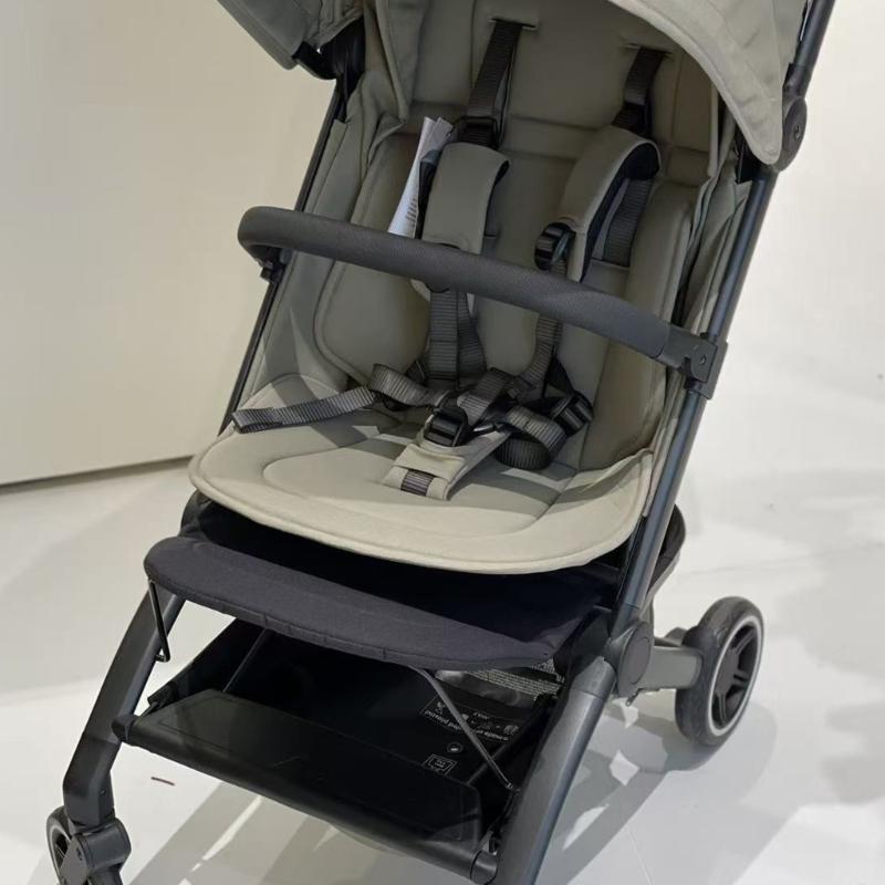 Ergonomická rukojeť pro kočárek pro miminka s měkkým detailem pro kočárky AER+ Bezpečná protiskluzová konstrukce