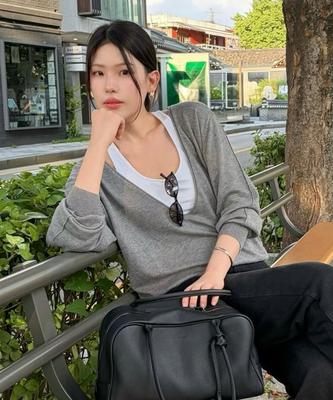 GENERALIDEA [Suyeon Pick] Deep V-Neck Loose Fit Knit Pullover [Melange Grey] / Gf3Lkp506