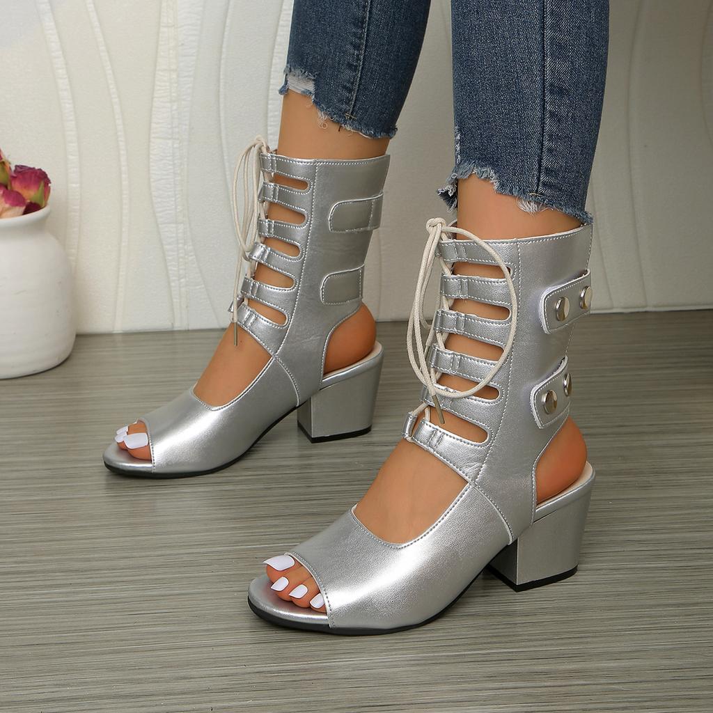 New Fashionable Cool Boots with High Tops and Straps