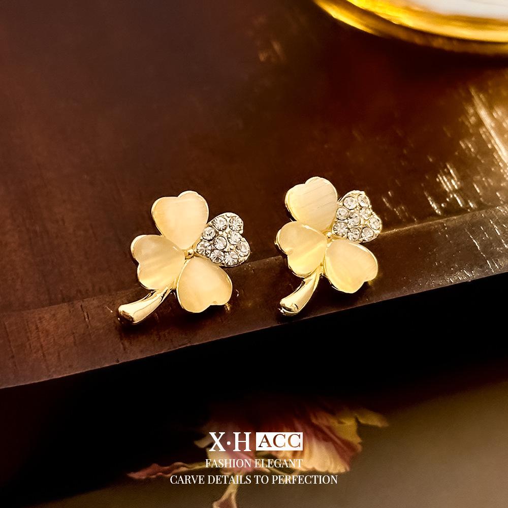 Silberne Nadel Katzenaugenstein Blume Ohrringe - Elegantes, vielseitiges Modeaccessoire für Frauen