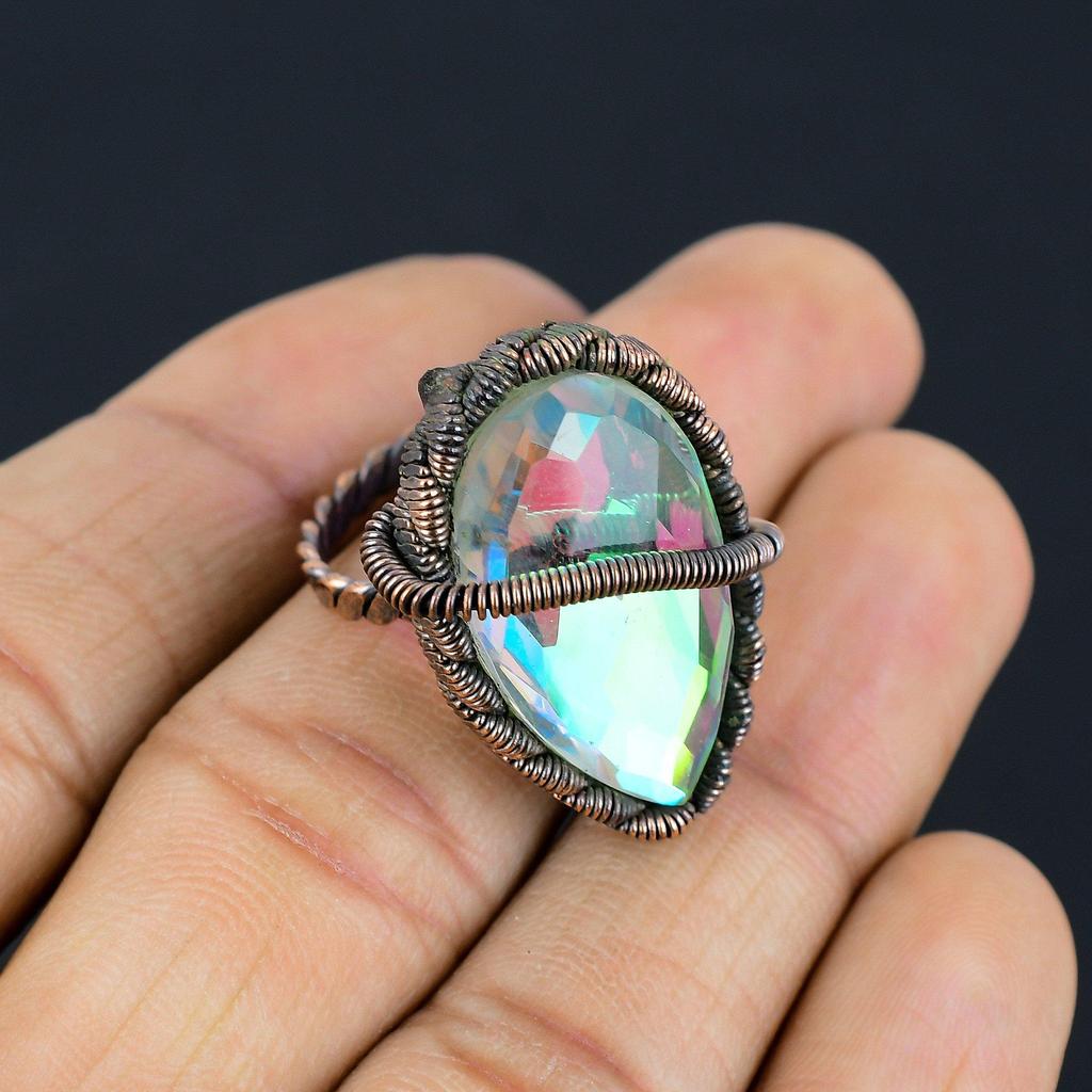 Anillo de joyería hecho a mano envuelto en alambre de cobre con piedras preciosas de topacio místico para regalo