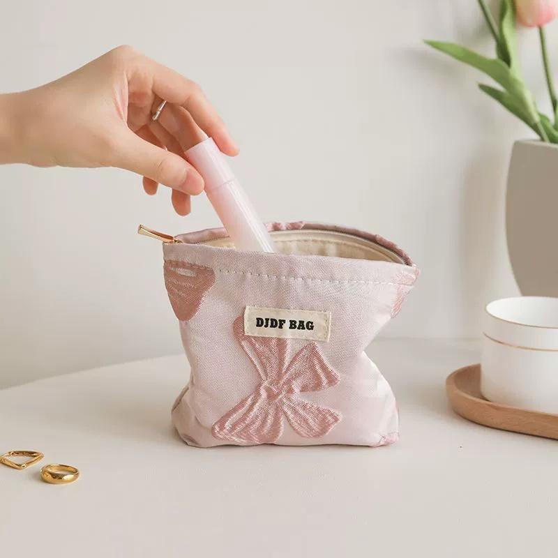 Ladies' Cute Pink Bow Makeup Bag with A Coin Purse and Zipper, Practical for Short Trips and Home Use, Easy To Carry