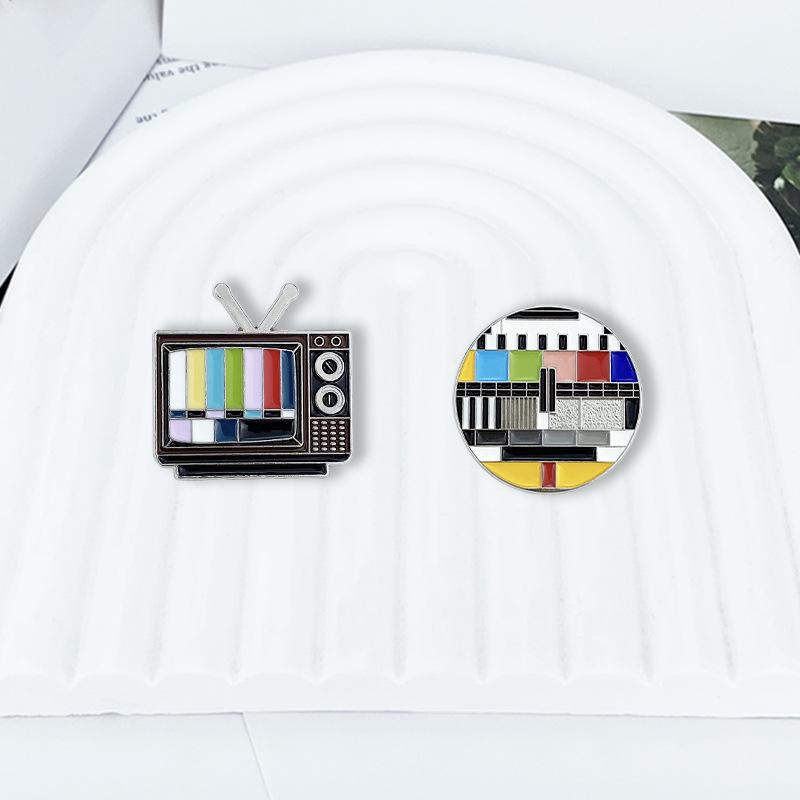 80s Vintage Cable Television TV Shape Brooches Colour Enamel Pins No Signal TV Television Brooch Parents Friend Badge Jewelry