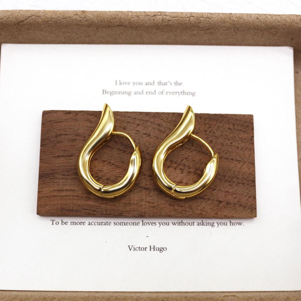 Exquisite unregelmäßige geometrische Nischen-Ohrstecker für Damen - Hochwertig, vielseitig