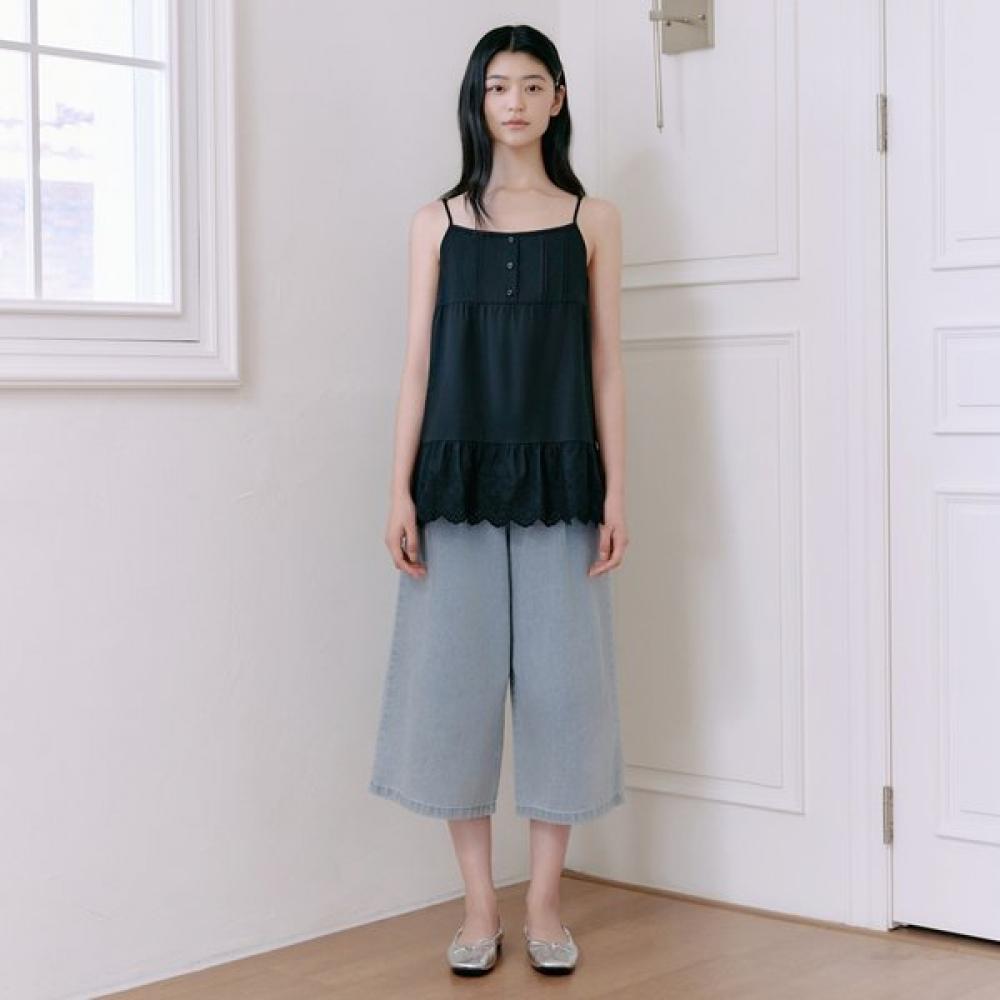 Thursday Island Women Embroidered Contrast Sleeveless Blouse T264mbl280w black (BK)/S