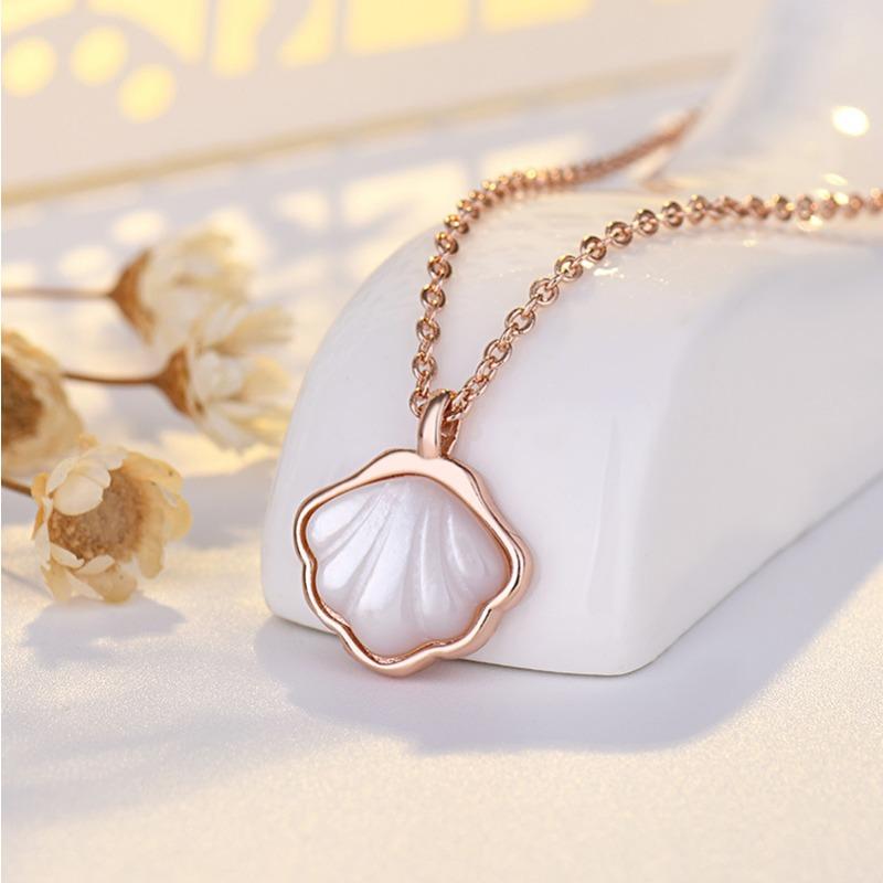 Weißer Perlmutt Lebenslange Halskette Weiblich Heißes Mädchen Muschel Nische Fächerförmiger Anhänger
