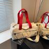 Crossbody Bag with Large Capacity for Sports and Fitness, Suitable for Single Shoulder Carrying.