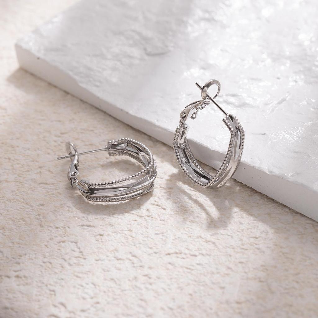 Silver Needle Geometric Heart Hoop Earrings - Retro & High-End Style for a Bold Look