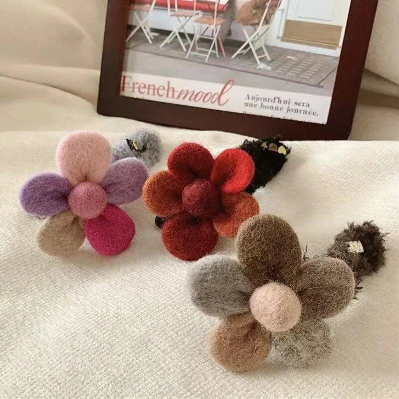 New Vintage Plush Flower Hair Clips Sweet Hair Crab Barrettes Trendy Large Hairgrip Hairpins For Women Hair Accessories Headwear