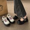 Französische weiße Retro Mary Jane Schuhe Damen Frühling und Herbst 2025 neu Metall Ein-Wort-Schnalle mit dickem Absatz Plateau kleine Lederschuhe