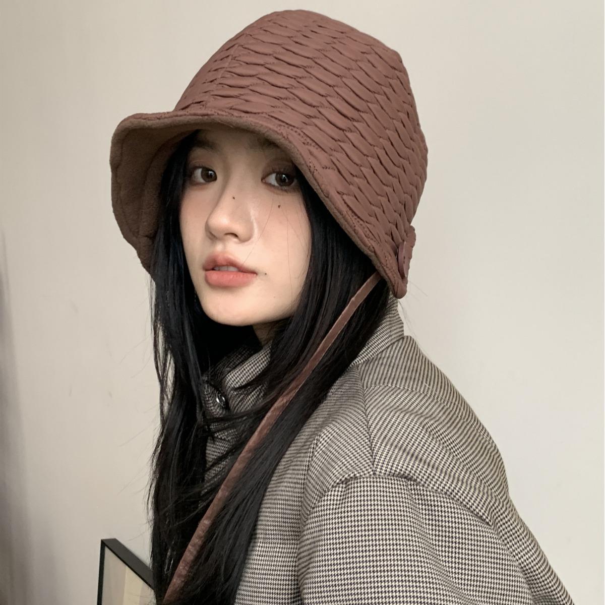 

Cute loli hat women s autumn and winter trendy pullover bucket hat casual versatile cold ear protection hat Adult (56-58cm) слонова кістка