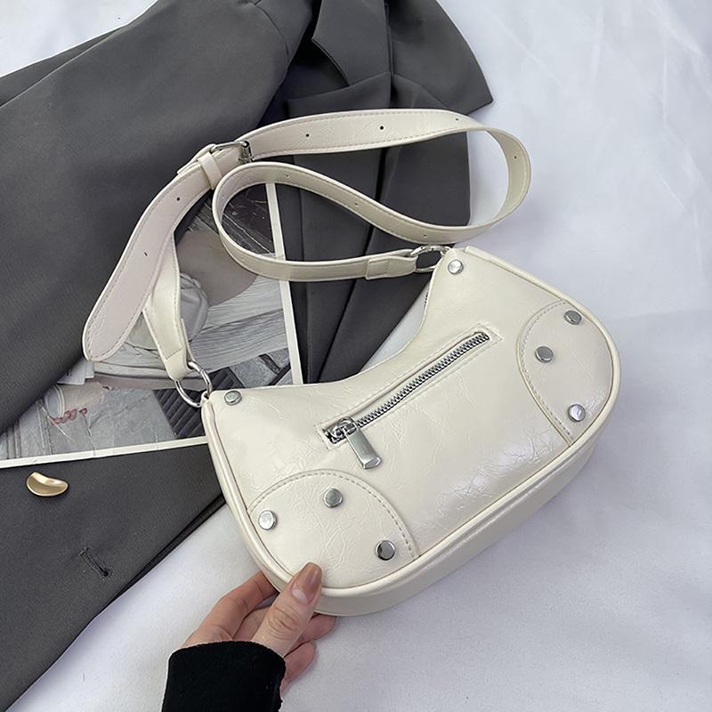 Design Sense High Street Rivet Underarm Bag Fashion Korean Spice Girls All-match Shoulder Bag  New Commuter Crossbody Pack