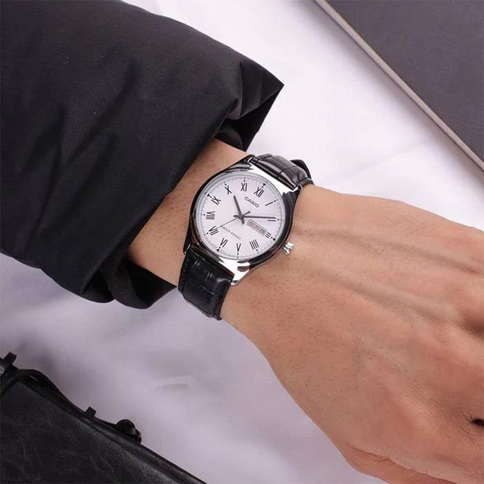 CASIO Men Leather Analog Quartz Watch